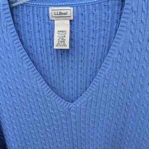 LL Bean Women's Cable Knit V-Neck Sweater Large Light Blue Size XL EUC Soft